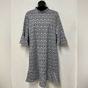Tyler Boe Black and Gray Geometric Flowy Sleeve Dress Size Medium
